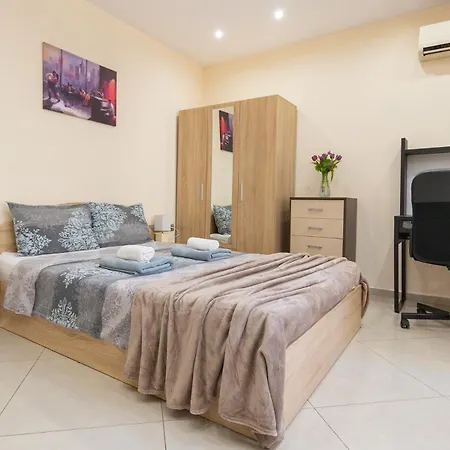 Becentral! By Rv Apartment Warna